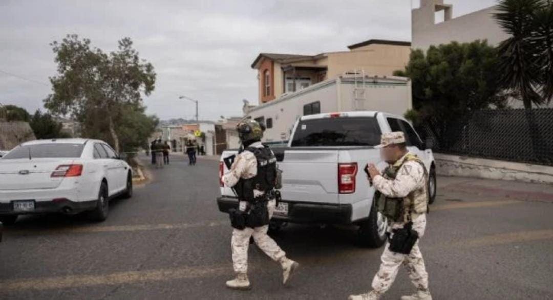 Asesinan a subcomandante de la Fiscalía de Baja California tras salir de su casa