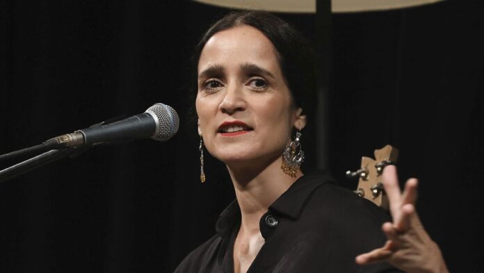 Mexicana Julieta Venegas será premiada en los Latin Grammy por su activismo social