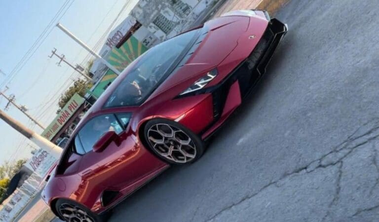 Video: “Austero” diputado del PT luce su Lamborghini en calles de Coahuila