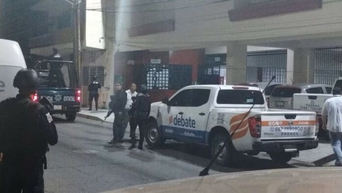 Video: Atacan oficinas de El Debate en Sinaloa; dispararon 12 veces