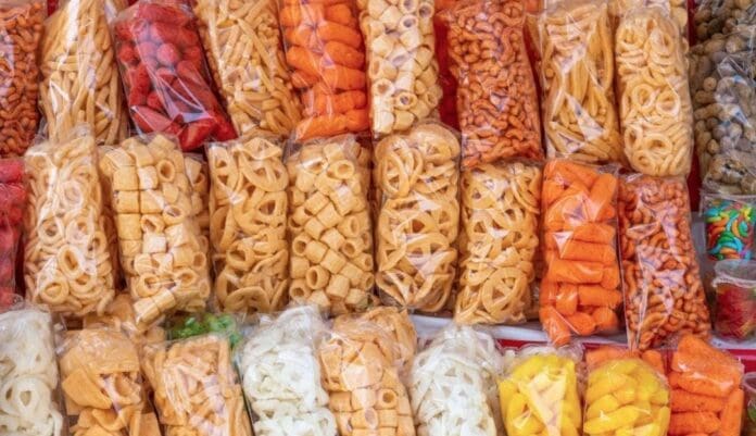 Comida chatarra quedará prohibida en escuelas de todo México a partir de marzo de 2025, confirmó el titular de la SEP.