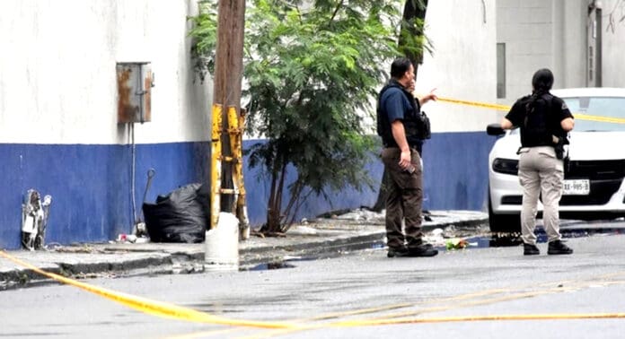 Descuartizan a dos personas y esparcen sus restos en cinco puntos de Monterrey