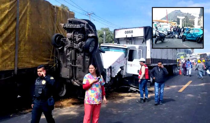Video: Tráiler se queda sin frenos y se lleva 10 autos en la autopista México-Puebla