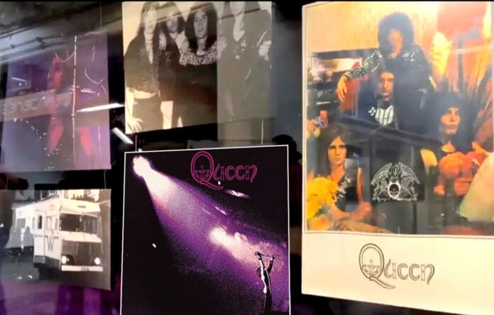 Video: Llegan Freddy Mercury y Queen al Metro de la Cdmx para celebrar su primer álbum