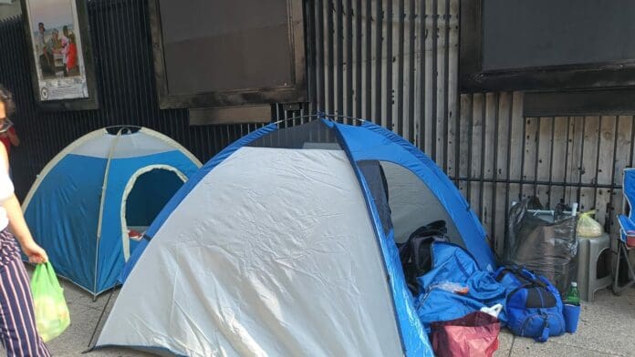 Extrabajadora de la Comisión de DDHH de CDMX inicia huelga de hambre en el Senado por despido injustificado