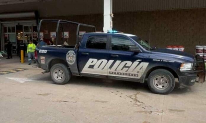 Un guardia de seguridad golpeó a un cliente en el Home Depot de la Colosio de Playa del Carmen porque no quiso dejar su mochila.