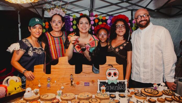 Playa del Carmen se desborda de gente en inicio de festividades del “Janal Pixan”, tradición que nos une y fortalece nuestra identidad