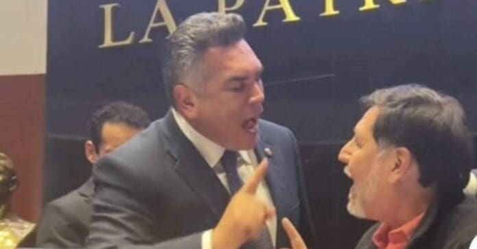 Los senadores Gerardo Fernández Noroña y 