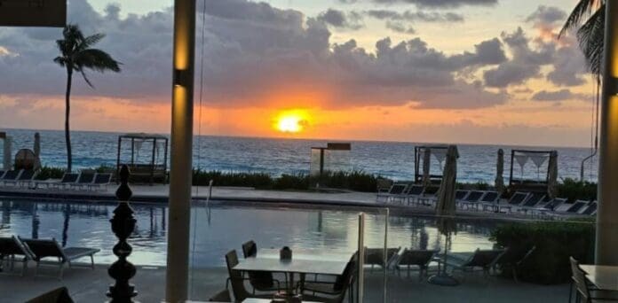 Zona de baja presión tiene 90% de probabilidad de convertirse en ciclón; está a mil 300 km de Quintana Roo.