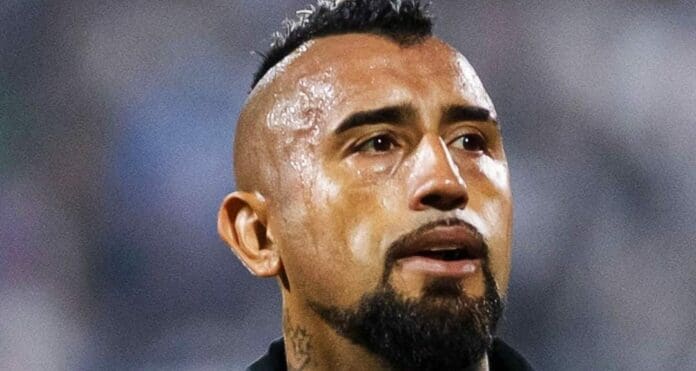 Acusan a Arturo Vidal y otros futbolistas del Colo-Colo de abusar de una mujer en Chile. Un nuevo escándalo en ese país.
