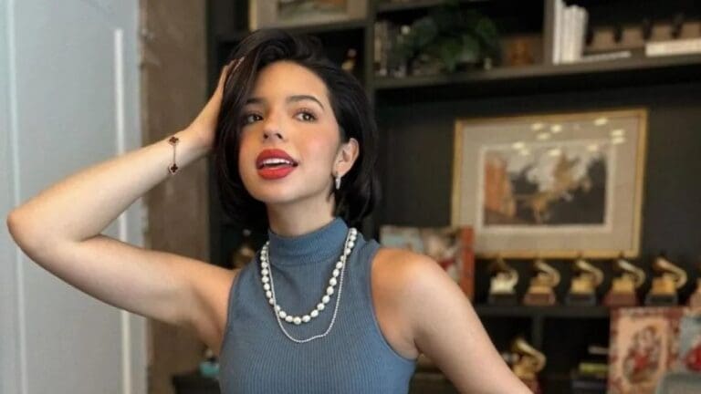 Juntan casi 400 mil firmas para que le retiren el reconocimiento de “Mujer del Año” a Ángela Aguilar