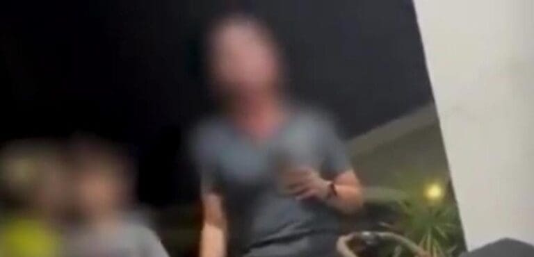 Video: Graban a mujer insultando y amenazando a un menor en Jardines del Sur en Cancún