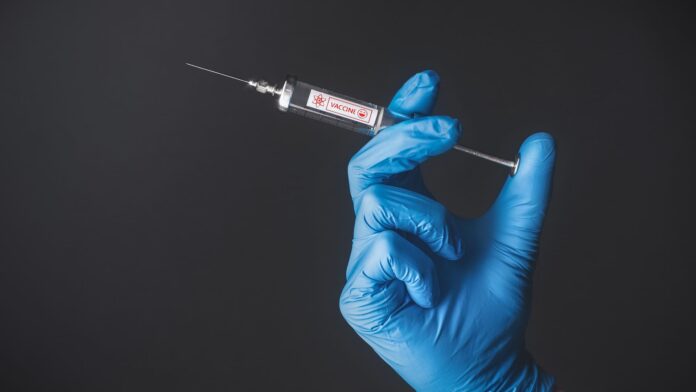 Muere enfermera británica tras recibir popular inyección para bajar de peso