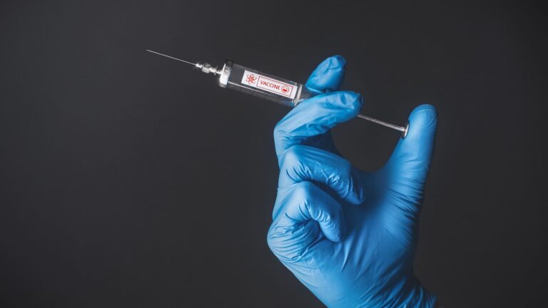 Muere enfermera británica tras recibir popular inyección para bajar de peso