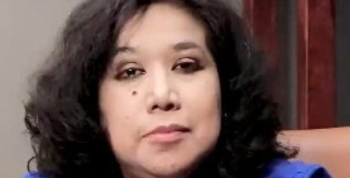 Revelan que la supuesta doctora Marilyn Cote enamoró a un paciente, lo drogó y lo obligó a casarse con ella.