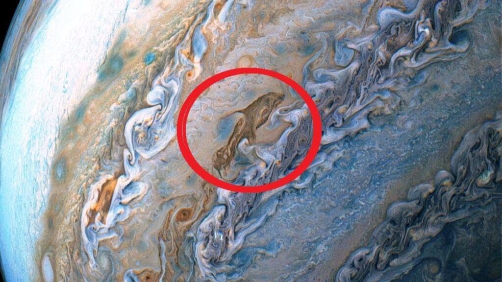 Nasa halla un "delfín" en las nubes de Júpiter