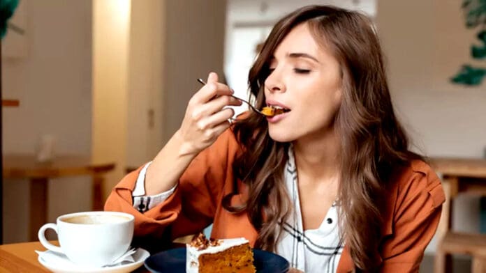 Tener más hambre cuando hace frío es normal, pero hay trucos para no engordar