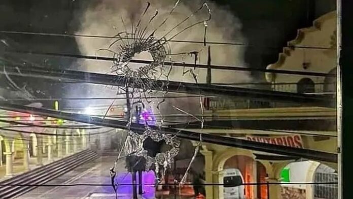 Video: Reportan ataques armados en Zinapécuaro, Michoacán; cancelan Expo Fiesta 2024