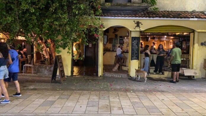 Tras muerte de dueños del icónico hotel y bar 