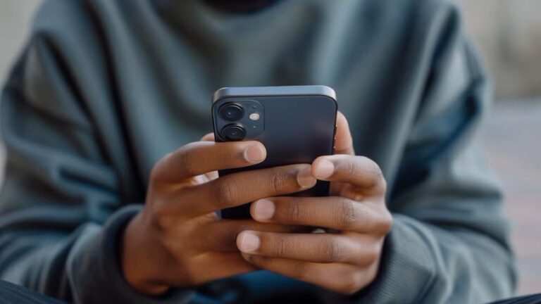 La ciencia explica el ‘doomscrolling’, la adicción relacionada al uso del celular