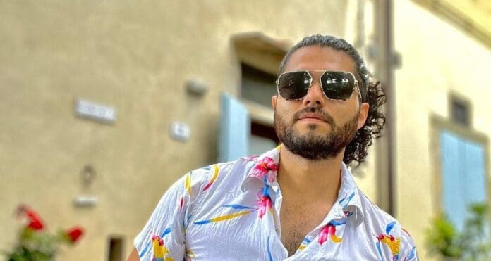 Detienen a Esteban, cantante de ópera mexicano acusar de abusar de su pareja. Han ordenado la prisión preventiva.