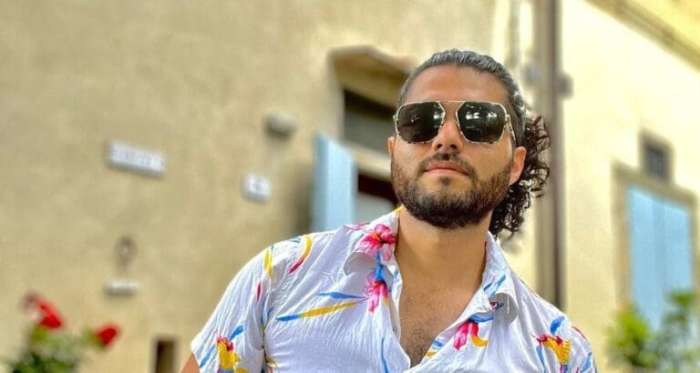 Detienen a Esteban, cantante de ópera mexicano acusar de abusar de su pareja. Han ordenado la prisión preventiva.