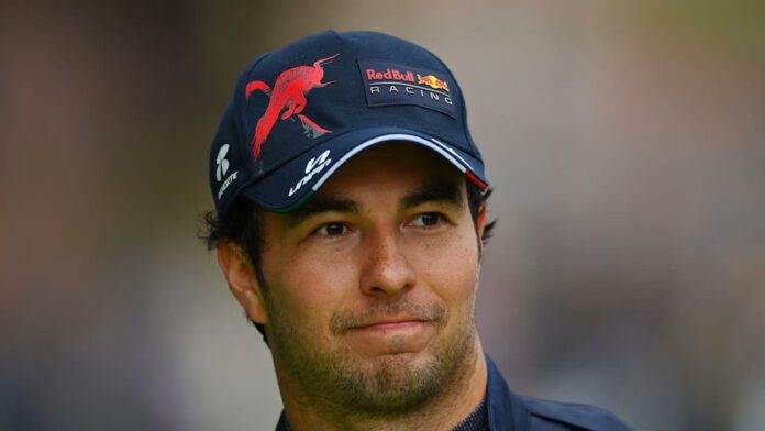 Video: Checo Pérez protesta por el fuerte olor a marihuana en el GP de Las Vegas