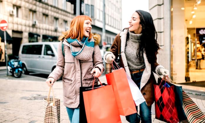 Llegan el frío y la moda invernal: cinco básicos infaltables para tu clóset