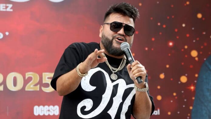 Arrestan a ‘El Mimoso’, excantante de la banda El Recodo, por acusaciones de violencia doméstica