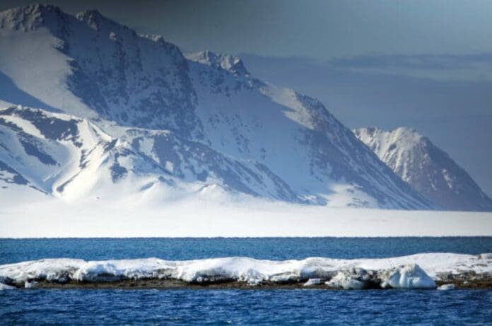 Video: Halla la NASA misteriosa e inquietante “ciudad” 30 metros bajo tierra en Groenlandia