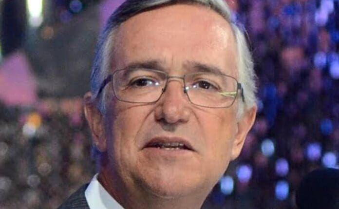 Grupo Elektra de Ricardo Salinas Pliego anunció que se irá de la Bolsa Mexicana de Valores a finales de año.