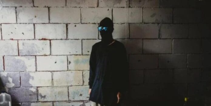 Revela investigación que cárteles del narcotráfico reclutan estudiantes de química para elaborar fentanilo.