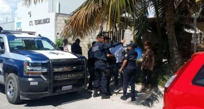 Mujer víctima de violencia agrede con un machete a su pareja en Chetumal. Denunció que su esposo la había golpeado antes.
