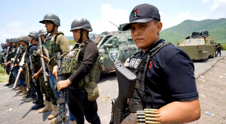 Recluta CJNG con engaños a mercenario colombiano; "prefiero la guerra en Ucrania", dice