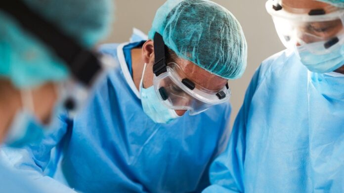 Pacientes aceptan someterse a hipnosis en lugar de recibir anestesia general antes de cirugías