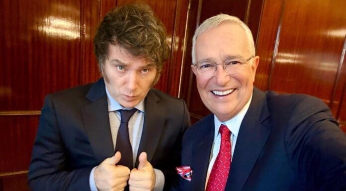 Se reúne el polémico empresario Ricardo Salinas Pliego con Javier Milei en Argentina; hablaron de posibles inversiones.