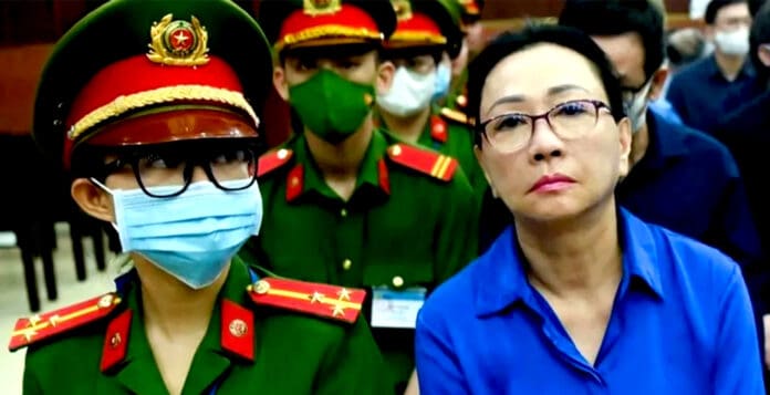 Video: Condenan a muerte a magnate por fraude; si regresa 9 mil mdd le perdonan la vida