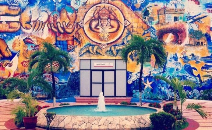 Estefanía Mercado convierte el antiguo Palacio Municipal en Museo y Casa de la Cultura de Playa del Carmen.