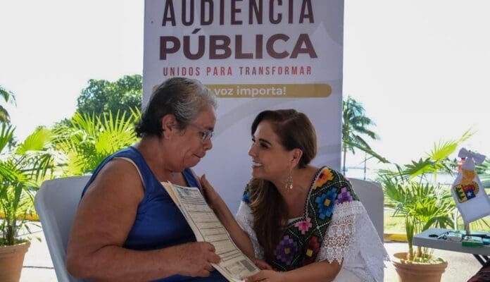 Atiende la gobernadora Mara Lezama a casi mil personas en audiencia pública Unidos para Transformar en Chetumal.