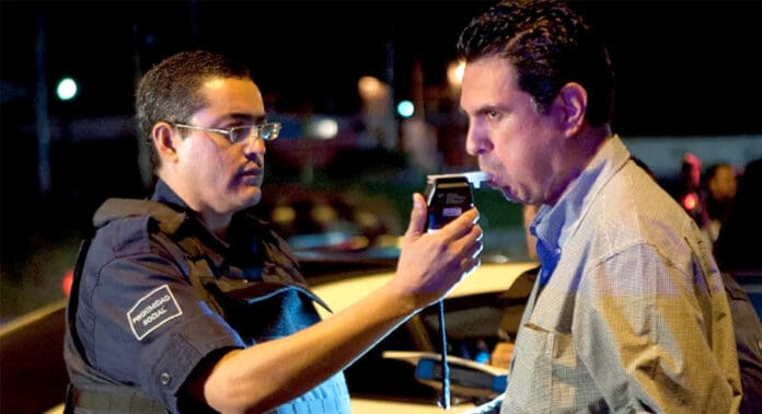 Añadió que en diciembre hay un incremento en el consumo de bebidas alcohólicas, por lo que tras cuatro años de las pruebas por la covid-19, en el próximo periodo vacacional se retomará en los 11 municipios para inhibir el consumo de alcohol entre conductores.