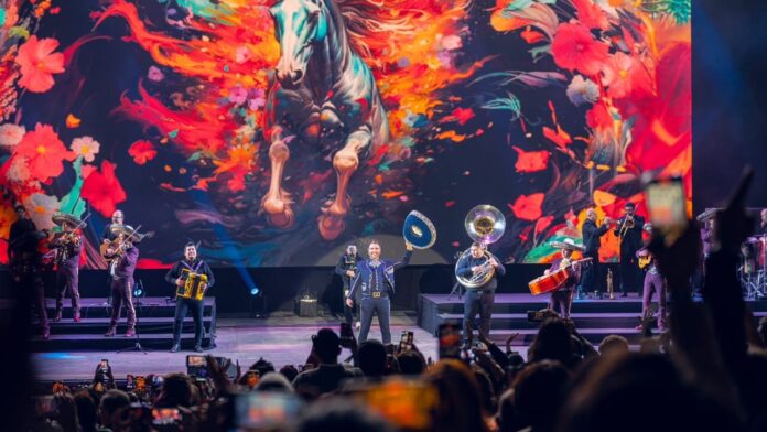 Video: Alejandro Fernández abre festival navideño en Madrid con emotivo tributo a México