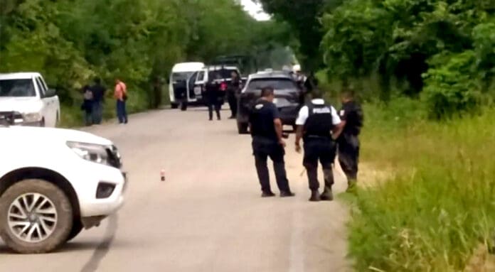 Hallan al menos 10 cuerpos en fosa clandestina en Lázaro Cárdenas, Quintana Roo