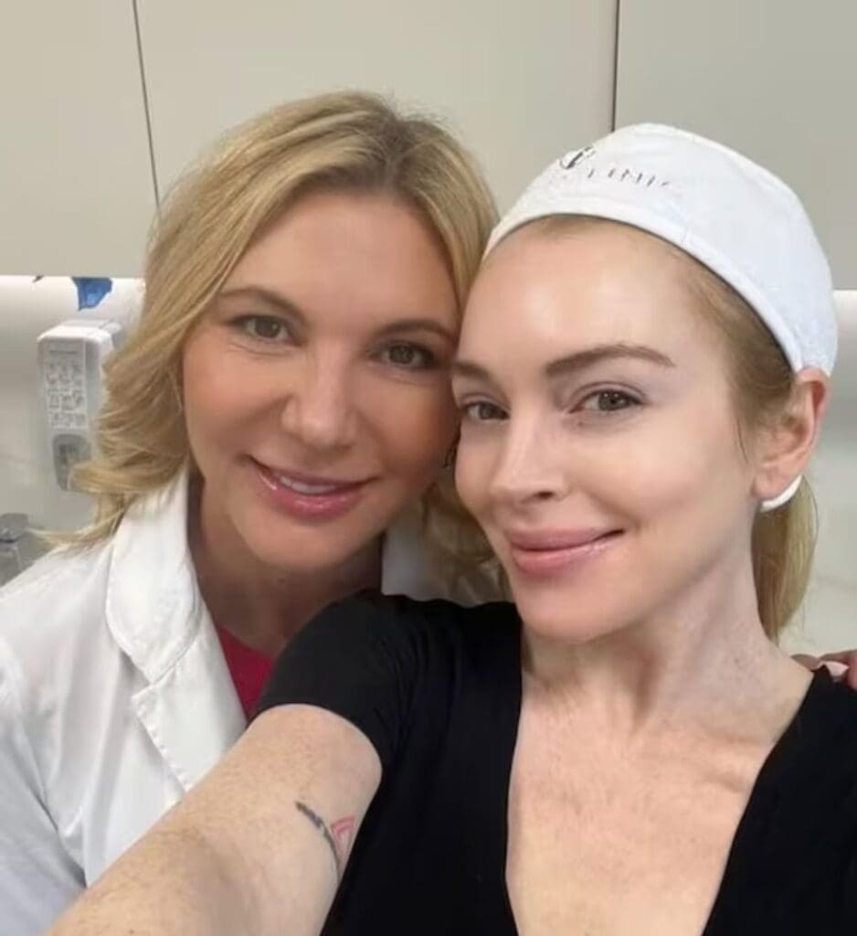 Sorprende Lindsay Lohan a los fans por fotos sin maquillaje