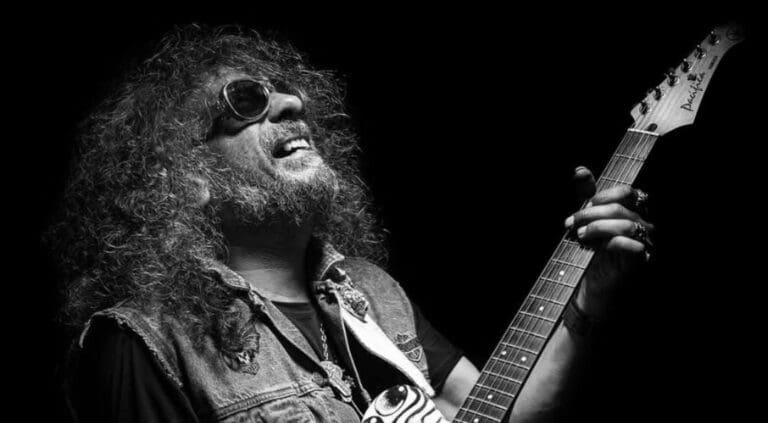 Fallece Javier Batiz, legendario guitarrista mexicano a los 80 años. Fue considerado "el padre del rock mexicano".