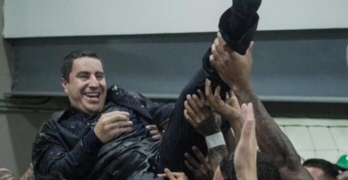 El entrenador mexicano Efraín Juárez ha ganado el torneo de Copa en el futbol de Colombia. Y juega otra final esta semana.