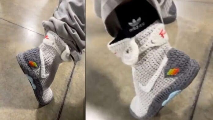 Joven no tenía dinero para unos tenis Nike y su abuelita le tejió unos