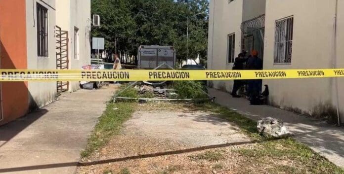Fallece sujeto en estado de ebriedad tras caer de un edificio en Cancún. Estuvo bebiendo con su familia desde el sábado.