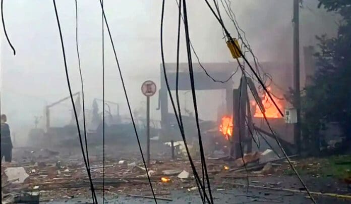 Video: Se estrella avioneta en pueblo turístico de Brasil; al menos 10 muertos