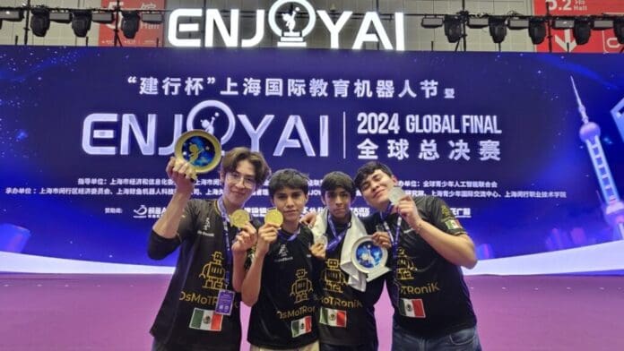 Estudiantes mexicanos ganan mundial de robótica de IA en Shanghái, China