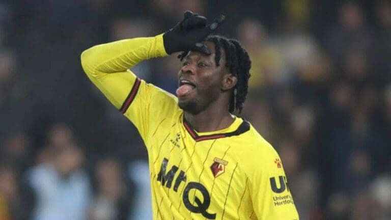 Expulsan a jugador del Watford de Inglaterra por festejar con baile del videojuego Fornite